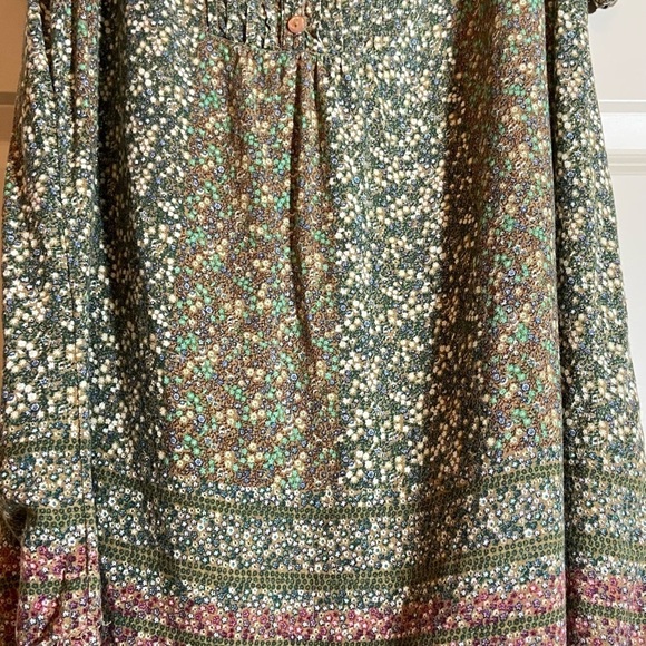 Faded glory sz-12/14, pheasant top- subtle colors, faux buttons, pleated bodice - Picture 8 of 16